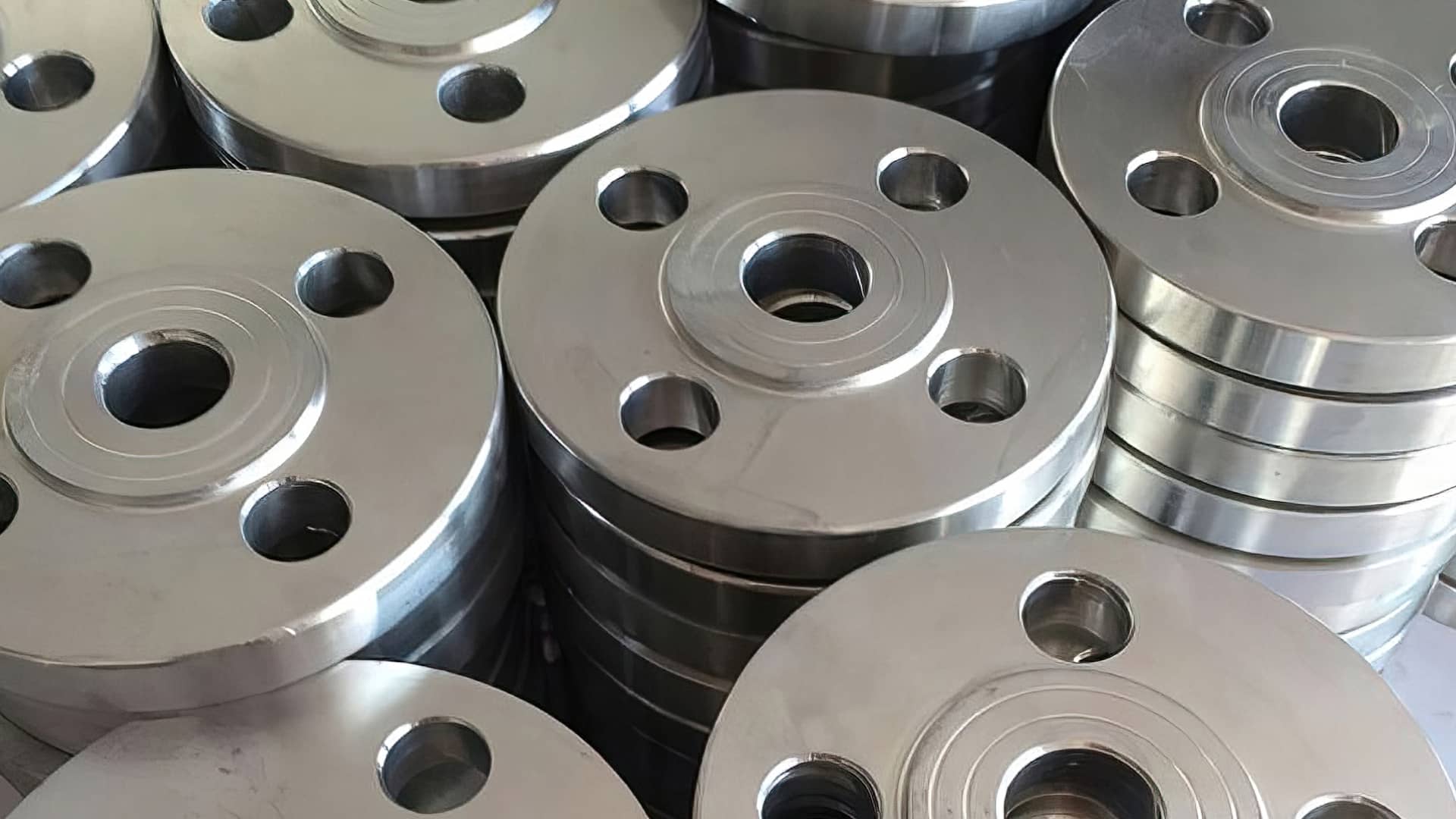 凸台面板式平焊法兰环锻造加工厂(图1)