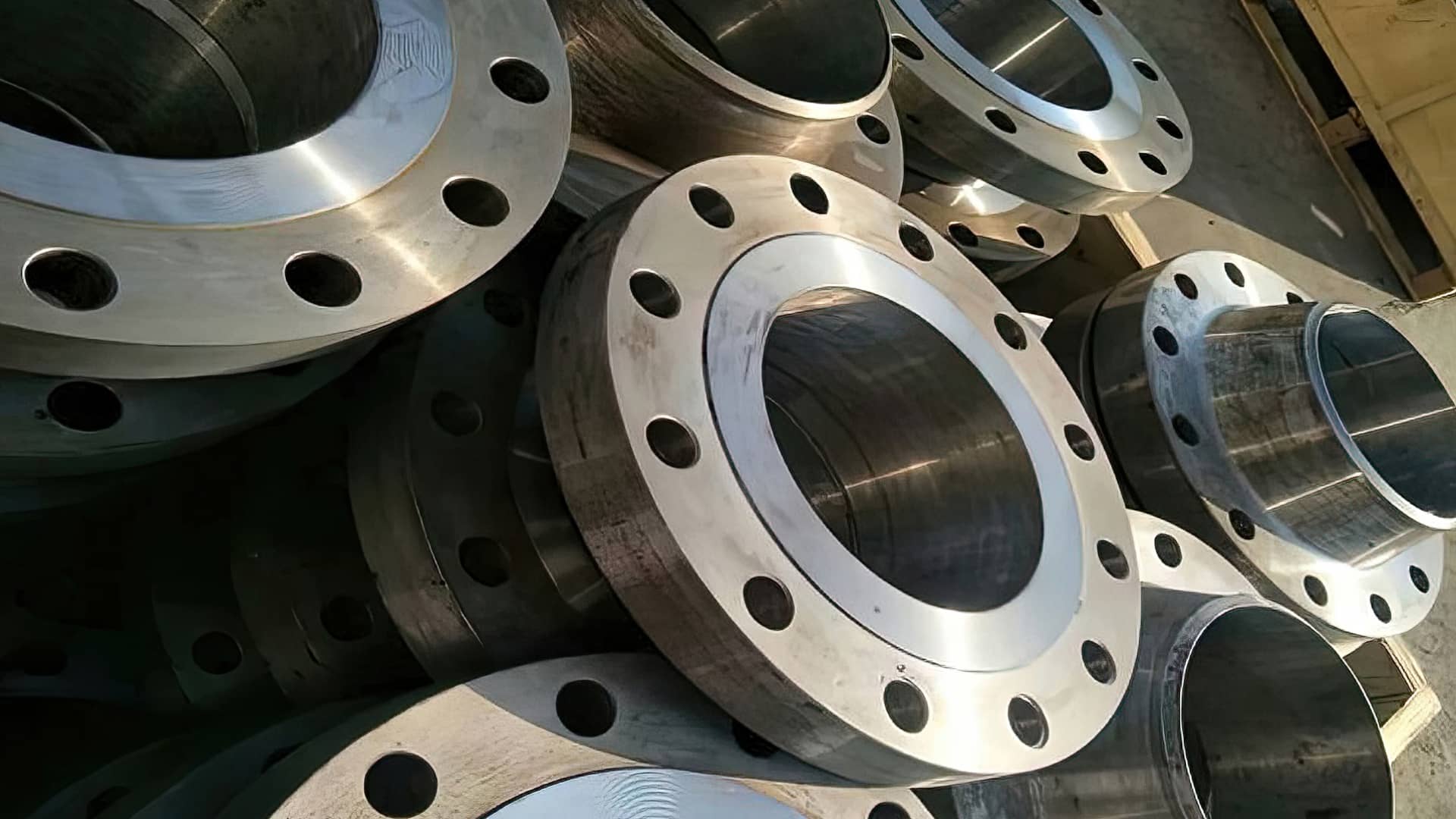 铬钼钢长高颈法兰盘锻造加工厂 铬钼钢长高颈法兰盘锻造加工厂(图3)