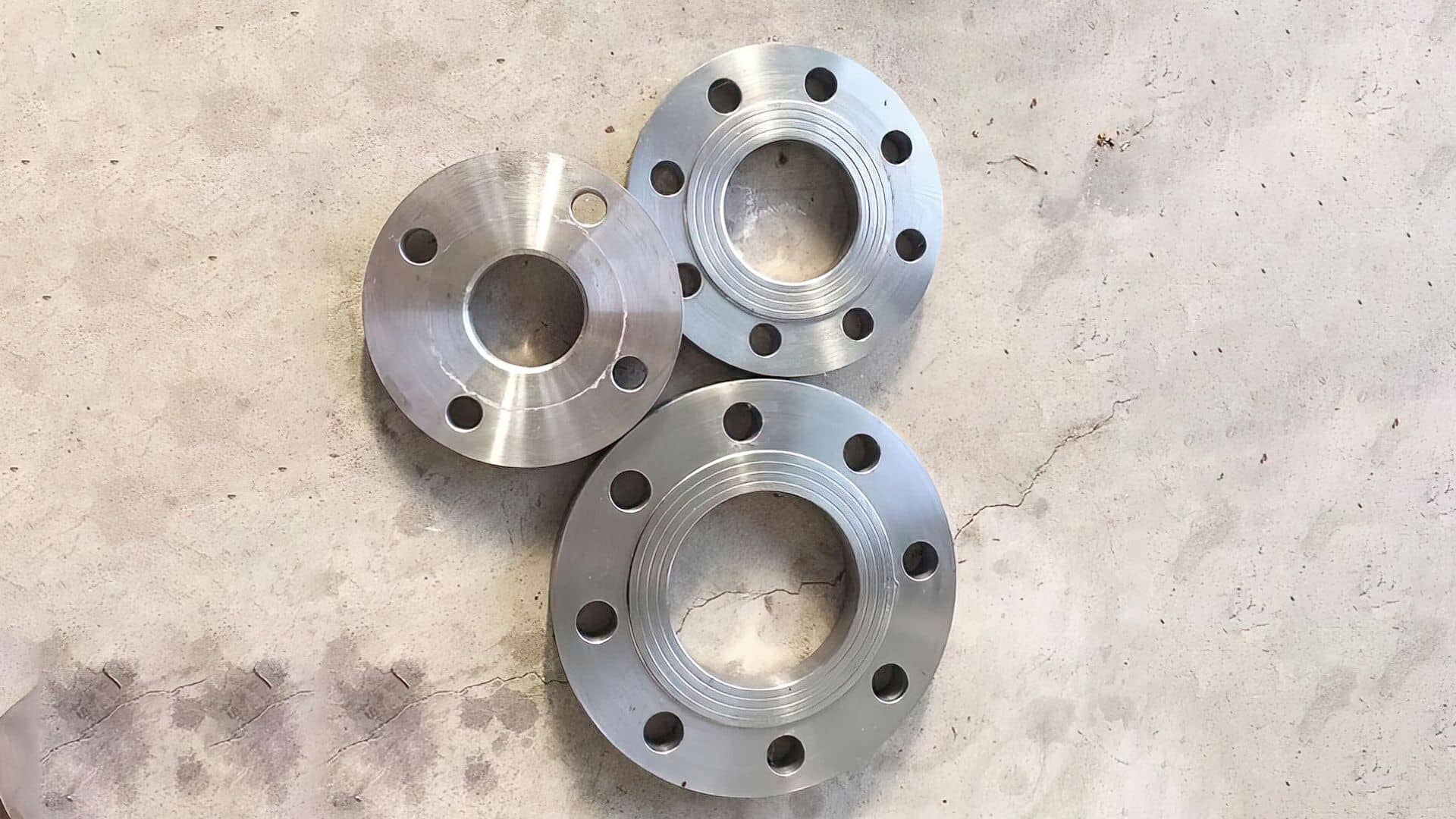 板式平焊钢管式法兰环 一文介绍板式平焊钢管式法兰环是什么?板式平焊钢管式法兰结构原理介绍(图1)