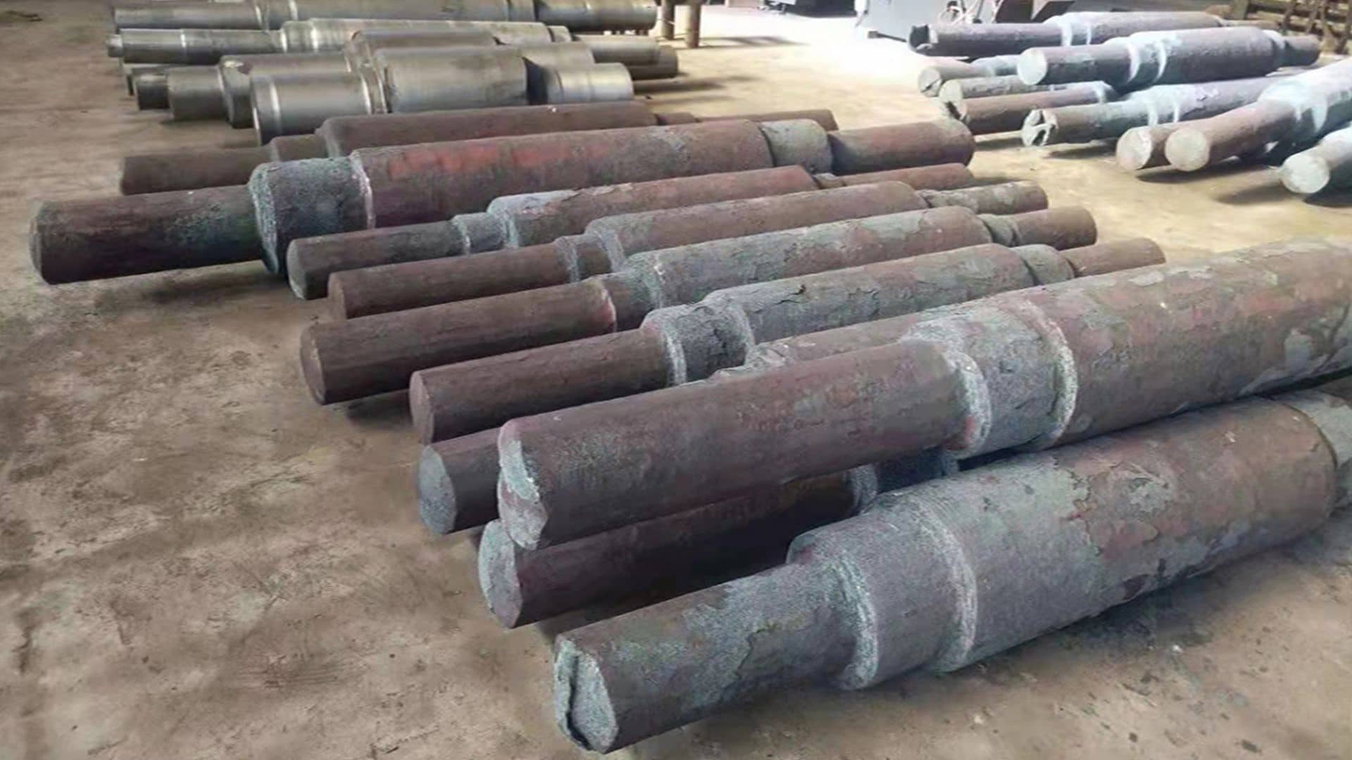 大型套管毛坯(图5) 大型套管毛坯(图5)